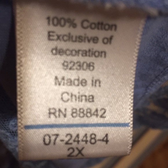 Women's beautiful plus size blouse. - Picture 6 of 7